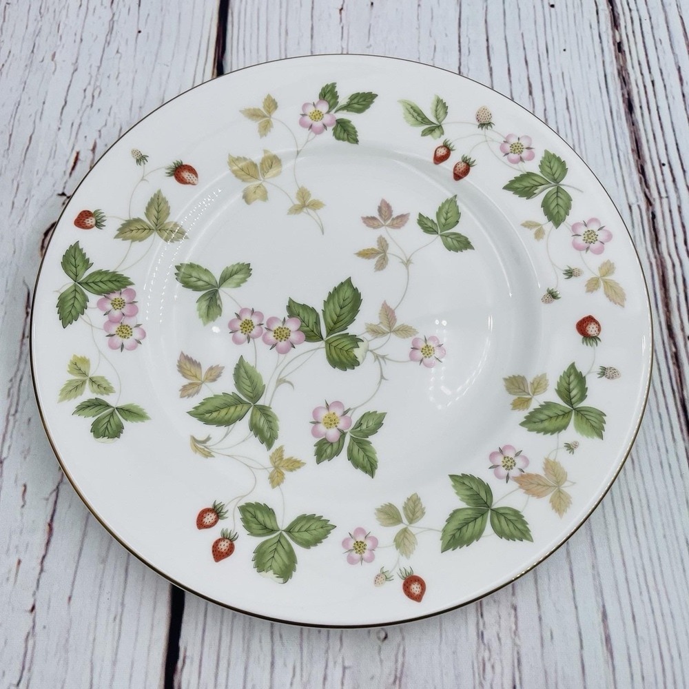 Wedgewood Wild Strawberry Bone China 8" Salad Plate Replacement Single R4406